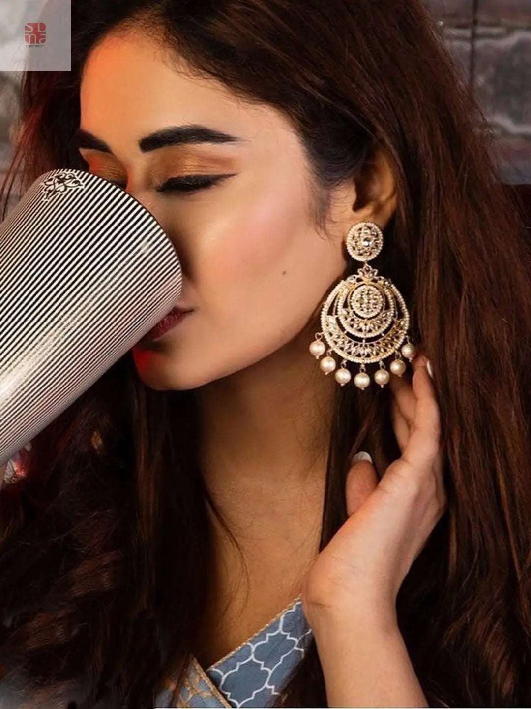 Alisha Seema Khan In Kundan Chandbali Earrings With Pearls - Ishhaara