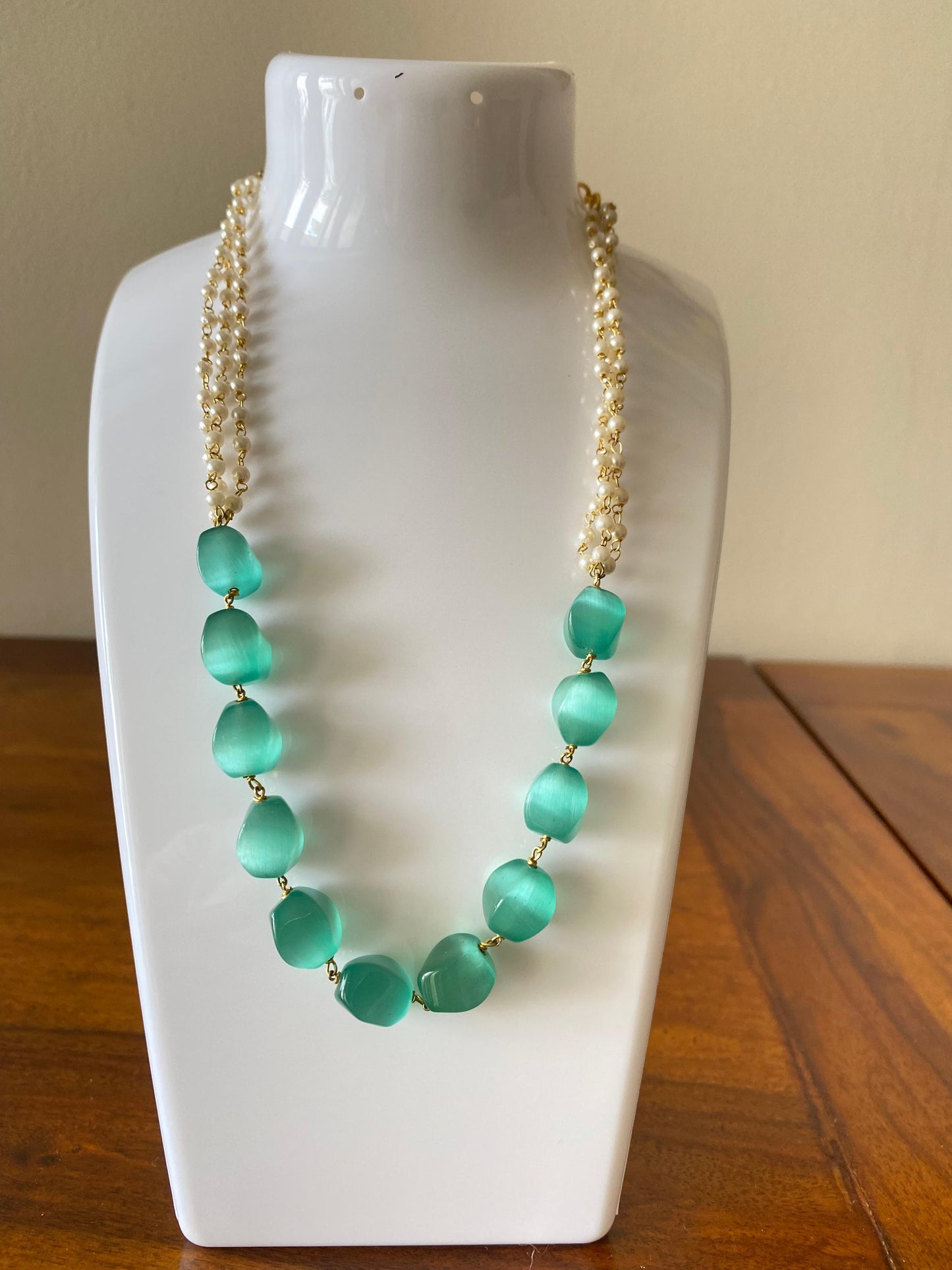 Light Green Aqua Glow Pearl Necklace