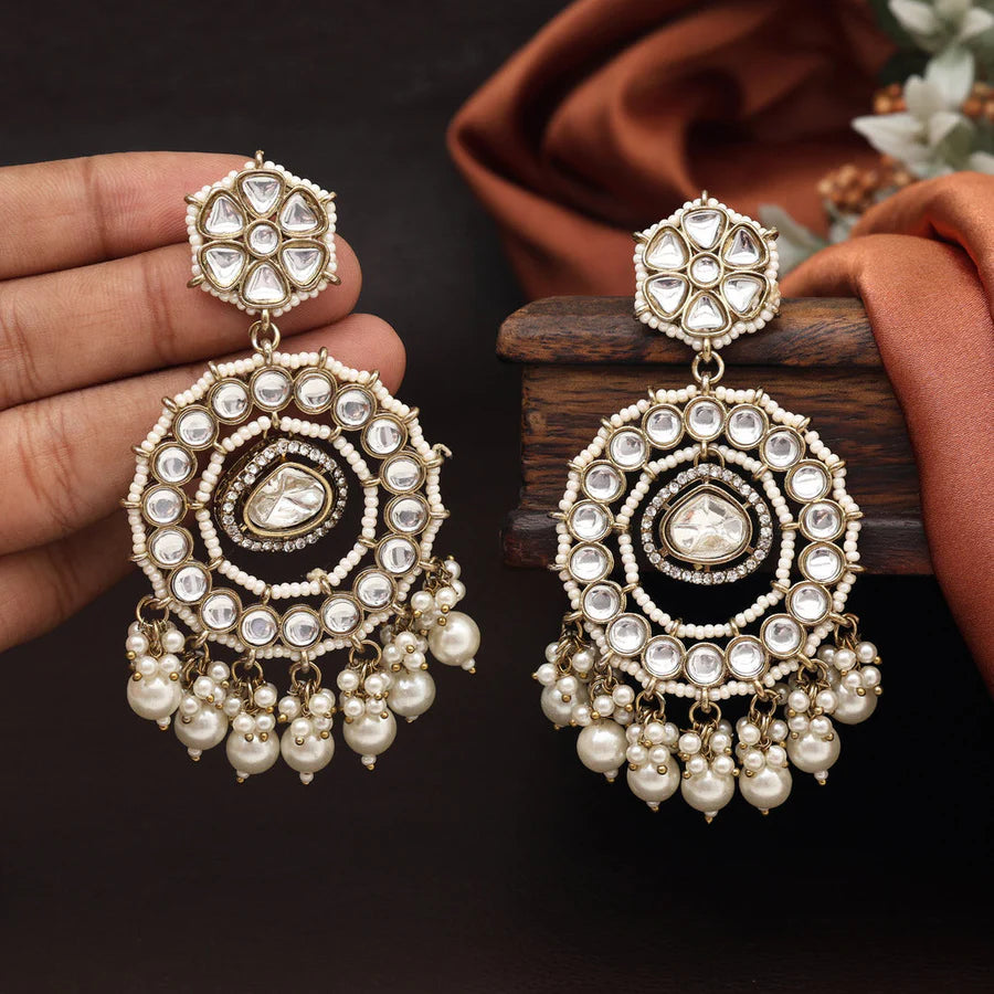 Off-White Kundan Chandelier Earrings - Supermacchi Jewellery Collections
