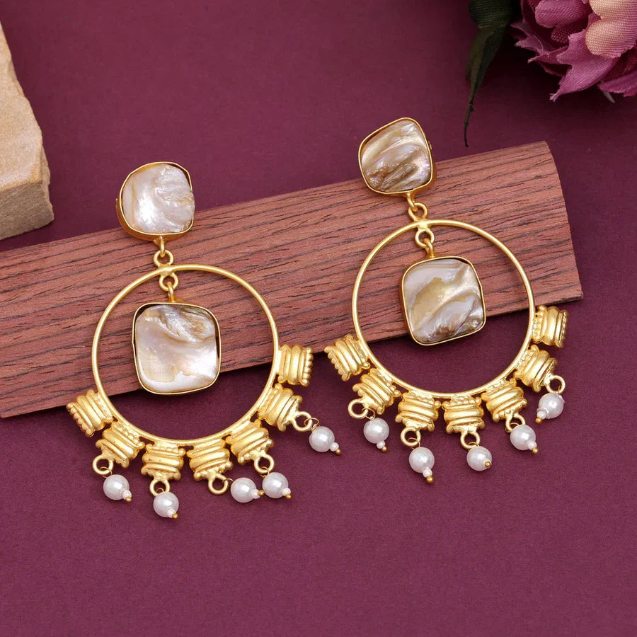 White Color Amrapali Earrings Supermacchi