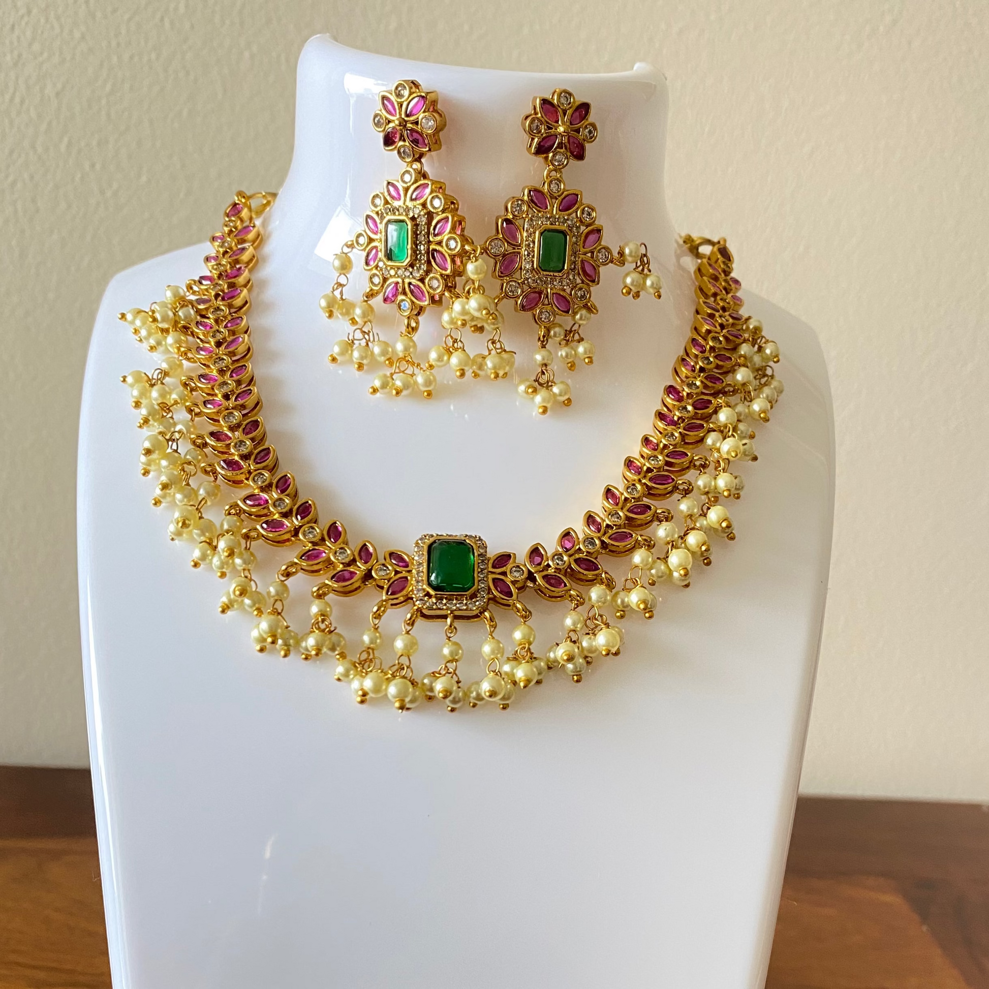 Gold Look Alike Guthapusalu Short Necklace Set  Super Macchi