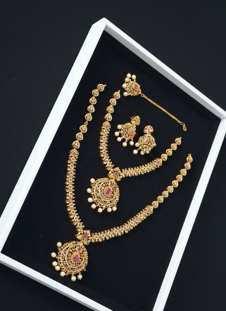 Gold Look alike jewellery set 