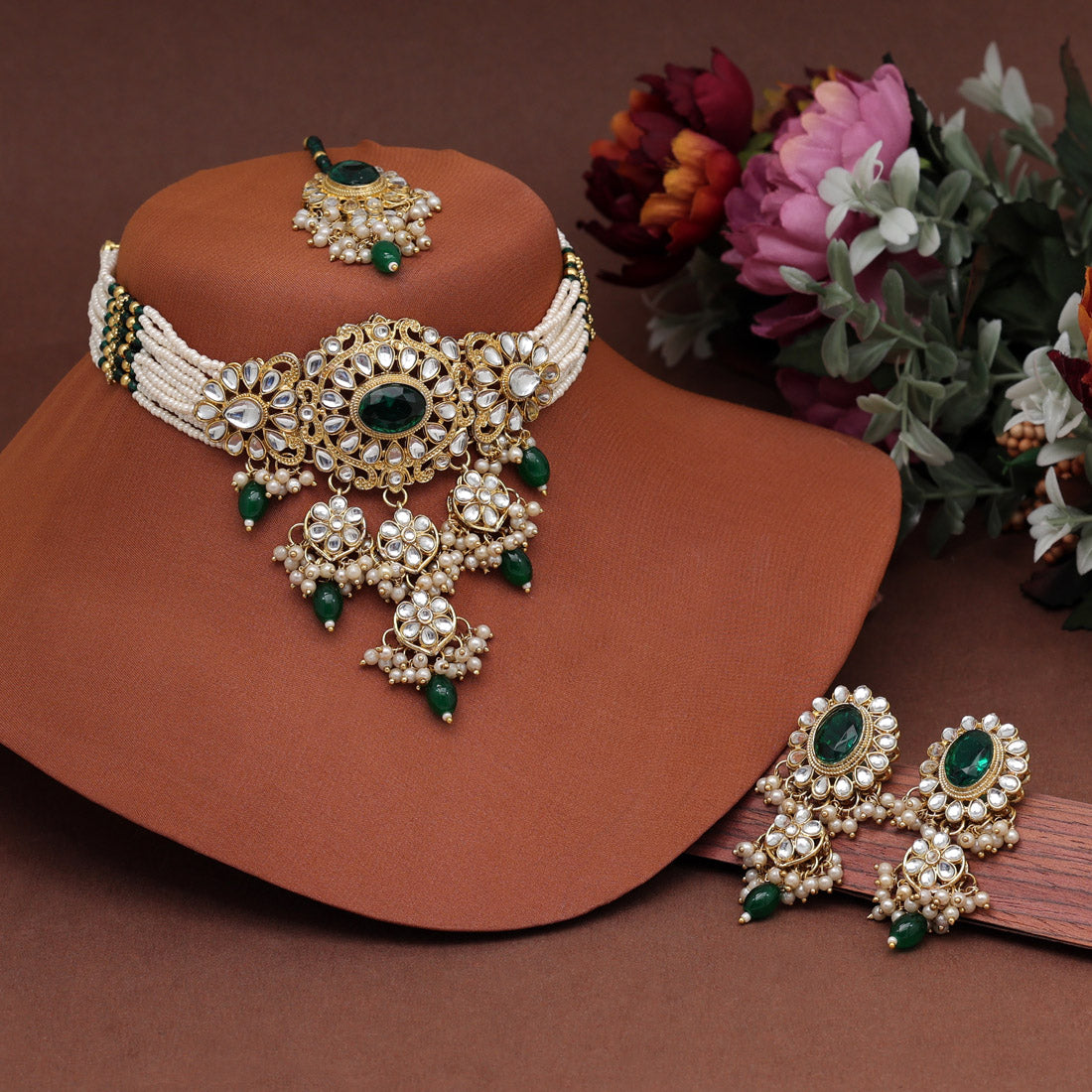 Green Color Choker Kundan Necklace Set