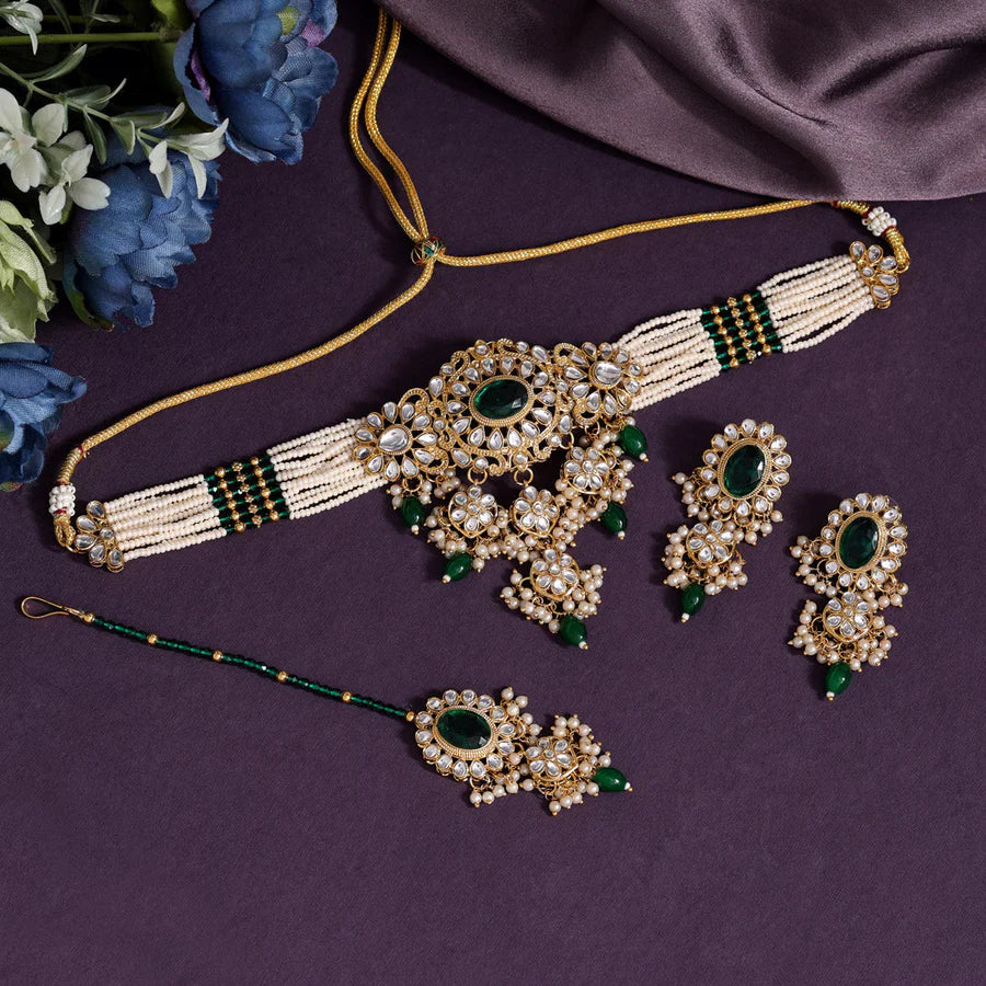 Green Color Choker Kundan Necklace Set