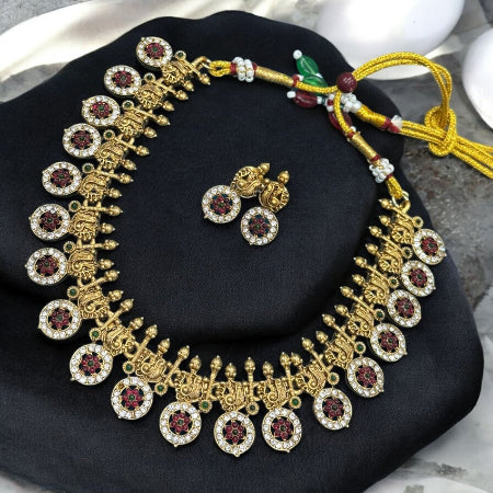 Traditional Bottu Mala Necklace – South Indian Coin Design